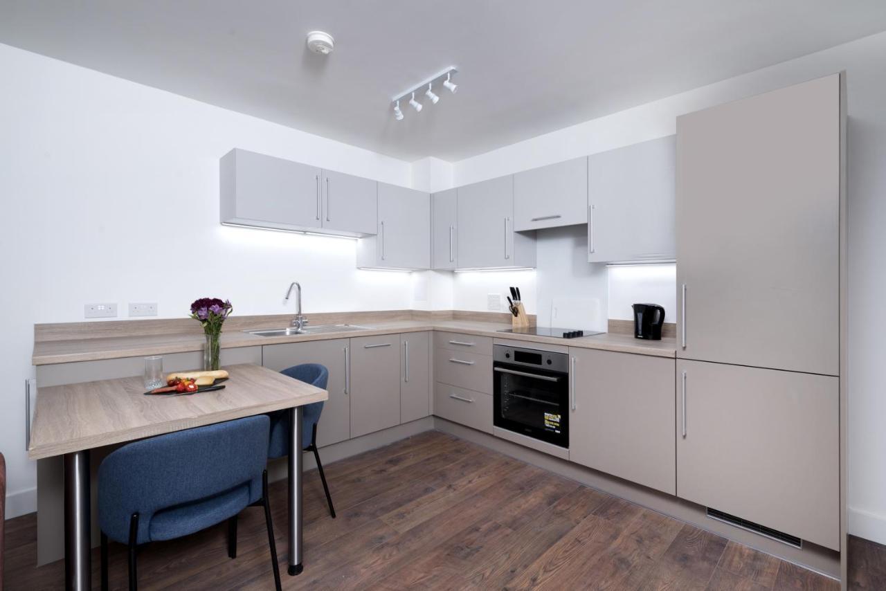 Modern Studios And Apartments At Barking Wharf In London Kültér fotó