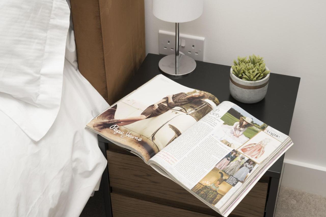 Modern Studios And Apartments At Barking Wharf In London Kültér fotó