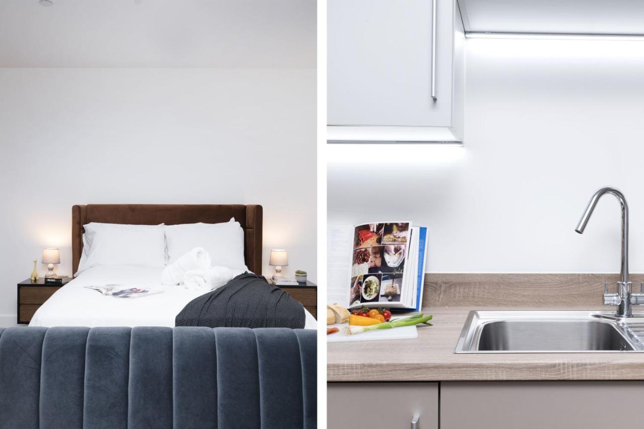 Modern Studios And Apartments At Barking Wharf In London Kültér fotó