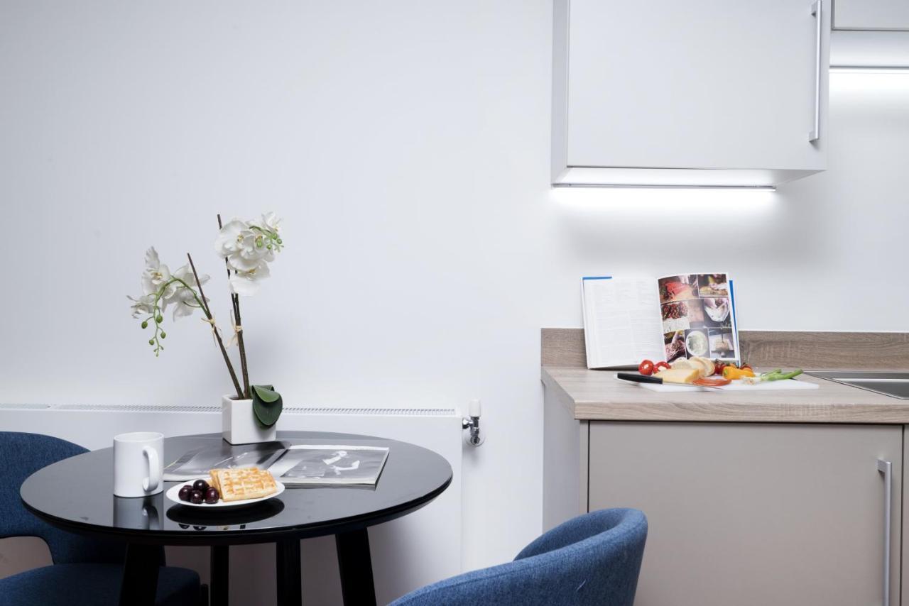 Modern Studios And Apartments At Barking Wharf In London Kültér fotó