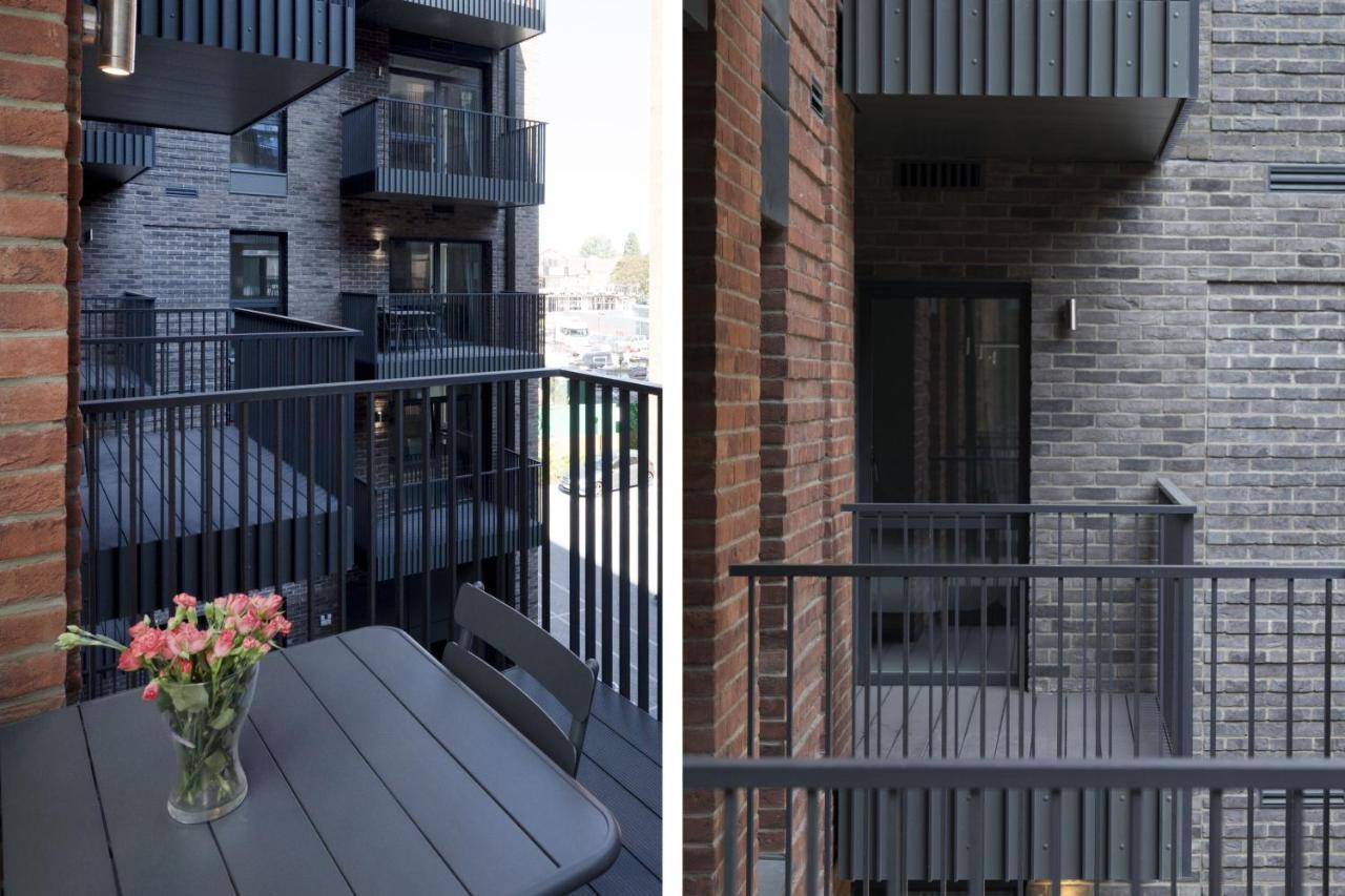 Modern Studios And Apartments At Barking Wharf In London Kültér fotó
